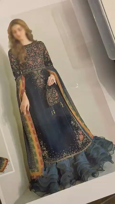 Luxury Velvet Unstitched 3-Piece Suit – Elegant Embroidery with Chiffon Dupatta